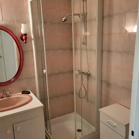 Dans Meuble Equipe Ανγκουλέμ