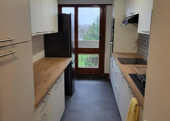 Habitación en casa particular Dans Meublé équipé